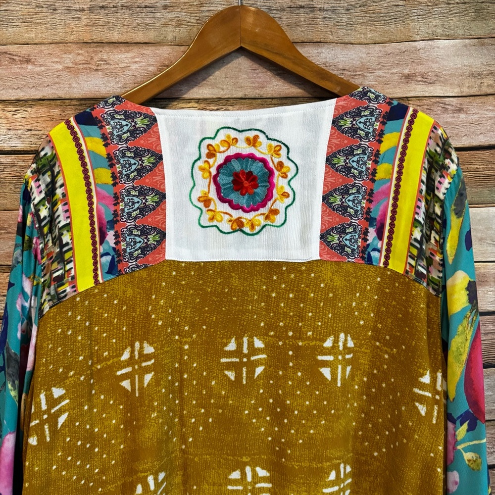 John Mark Multicolor Floral Embroidered V-Neck Top - Picture 10 of 12